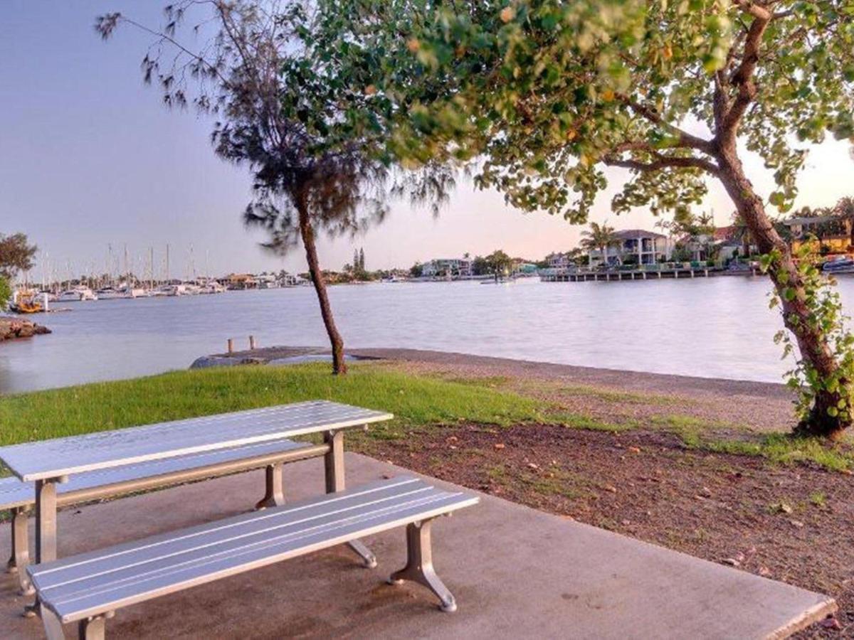 Mariner Cove 1 - Luxurious 2 Bedroom On River By Beach Mooloolaba Exterior photo